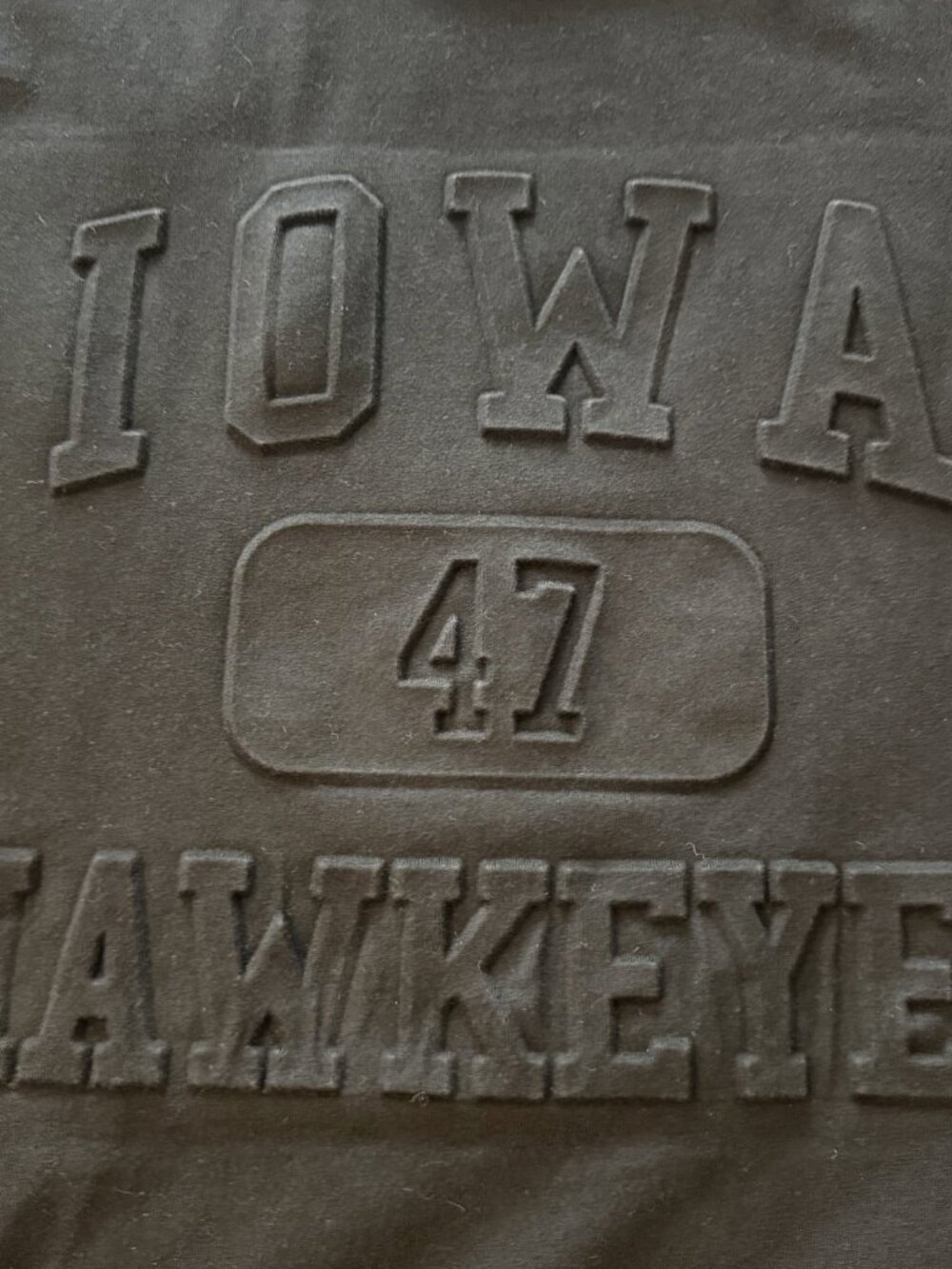 Gameday Social Iowa Hawkeyes Charcoal Black Easley Embossed T-Shirt Size Large